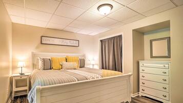 House (5 Bedrooms) | Interior