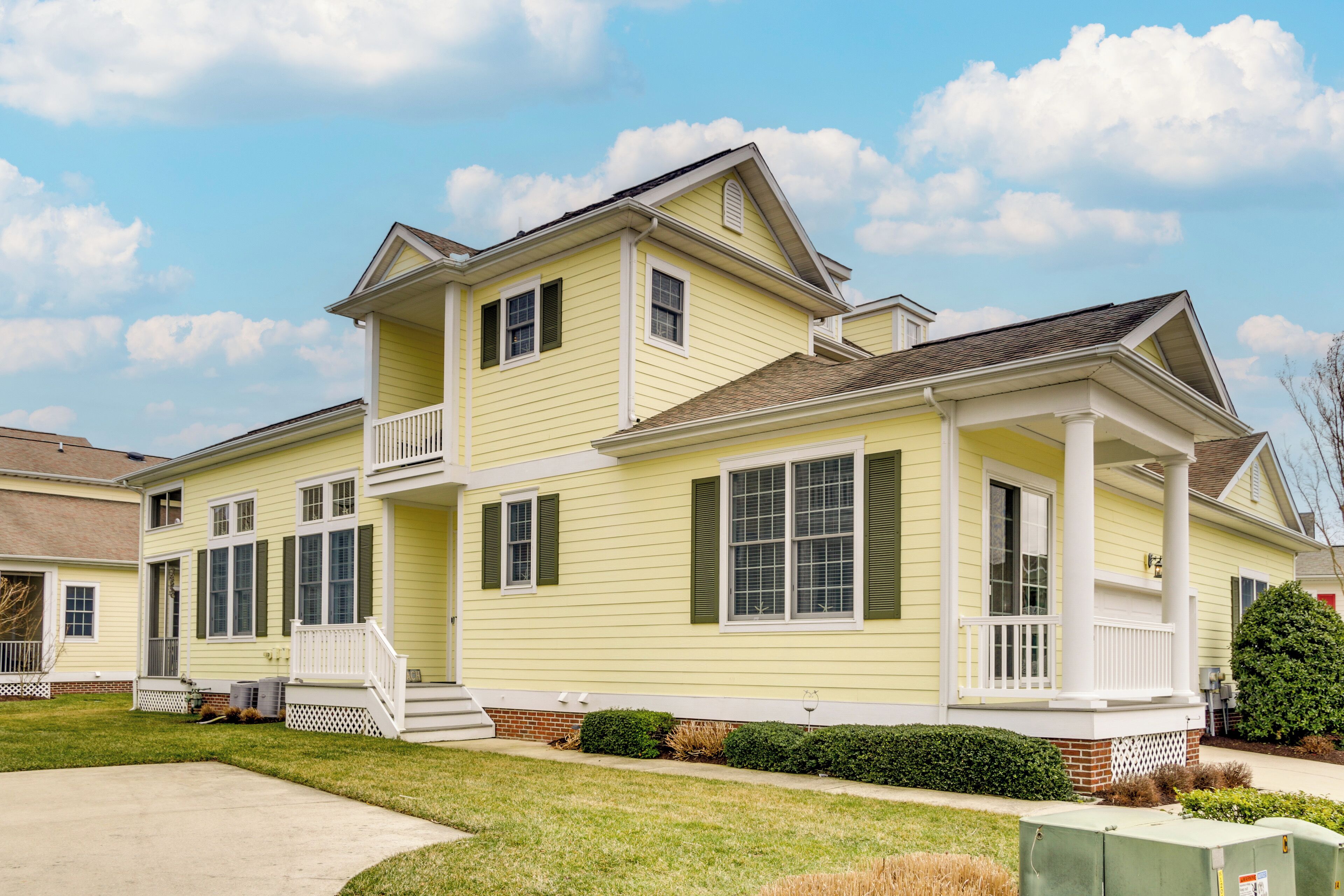 Apartment (3 Bedrooms) | Front of property