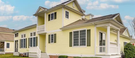 Apartment (3 Bedrooms) | Front of property