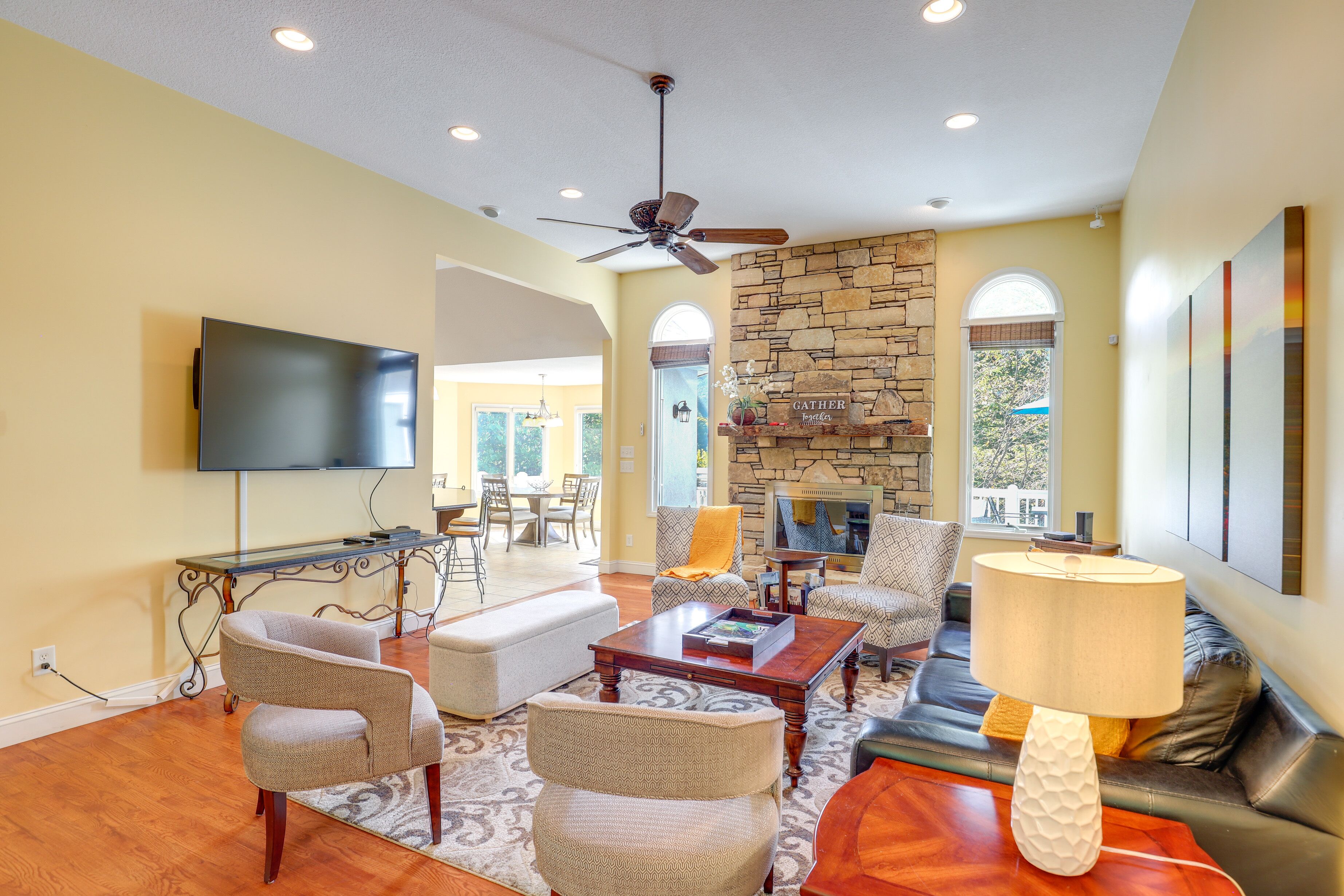 Asheville Home W/hot Tub & Lavish Game Room!