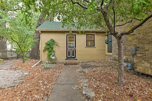 Interior - Bright Clear Lake Getaway, 4 Blocks to Downtown! (Clear Lake)