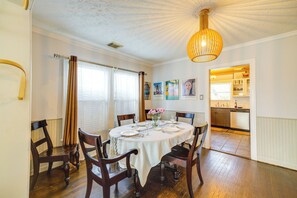 House (2 Bedrooms) | Interior