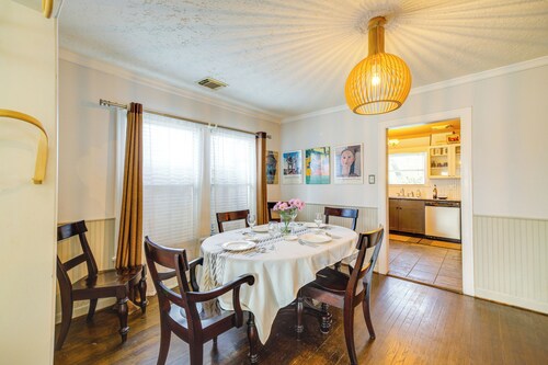 Charming Historic Houston Home w/ Yard!