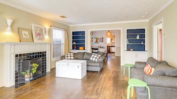 House (2 Bedrooms) | Interior