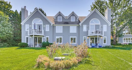 Waterfront Condo: Walk to Downtown Boothbay Harbor