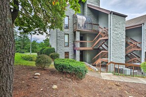 Apartment (2 Bedrooms) | Interior - Chalet Village Upper Alpine Condo w/ Pool Access! (Gatlinburg)