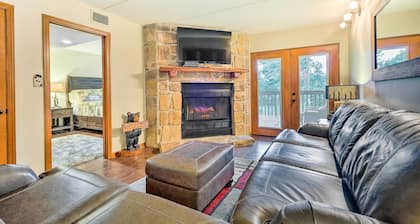 Chalet Village Upper Alpine Condo w/ Pool Access!
