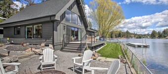 A Contemporary Dream: Lakefront Rathdrum Oasis!