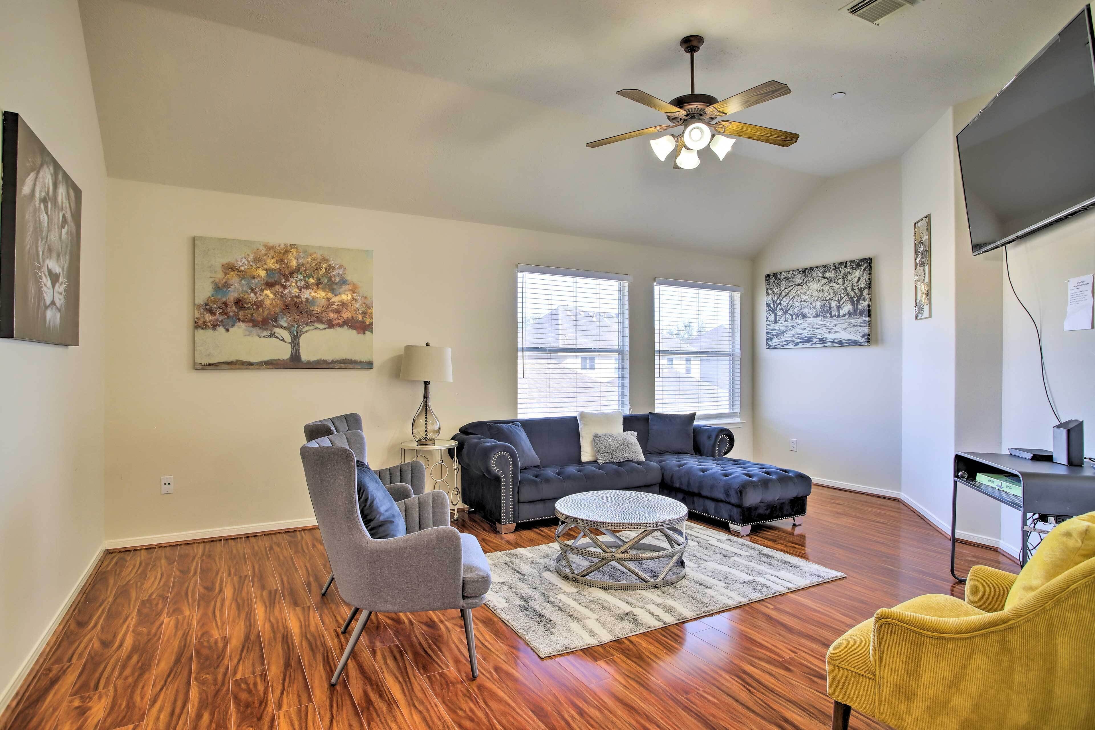 Charming Richmond House: Balcony and Yard!