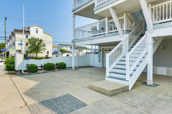 Apartment (3 Bedrooms) | Interior - Condo w/ Deck: Walk to Beach & Convention Center! (Wildwood)