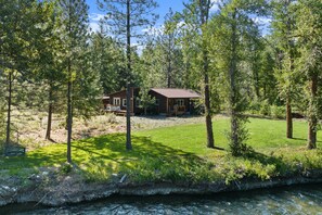 Exterior - Cle Elum House: Mountain Views & River Access (Cle Elum)