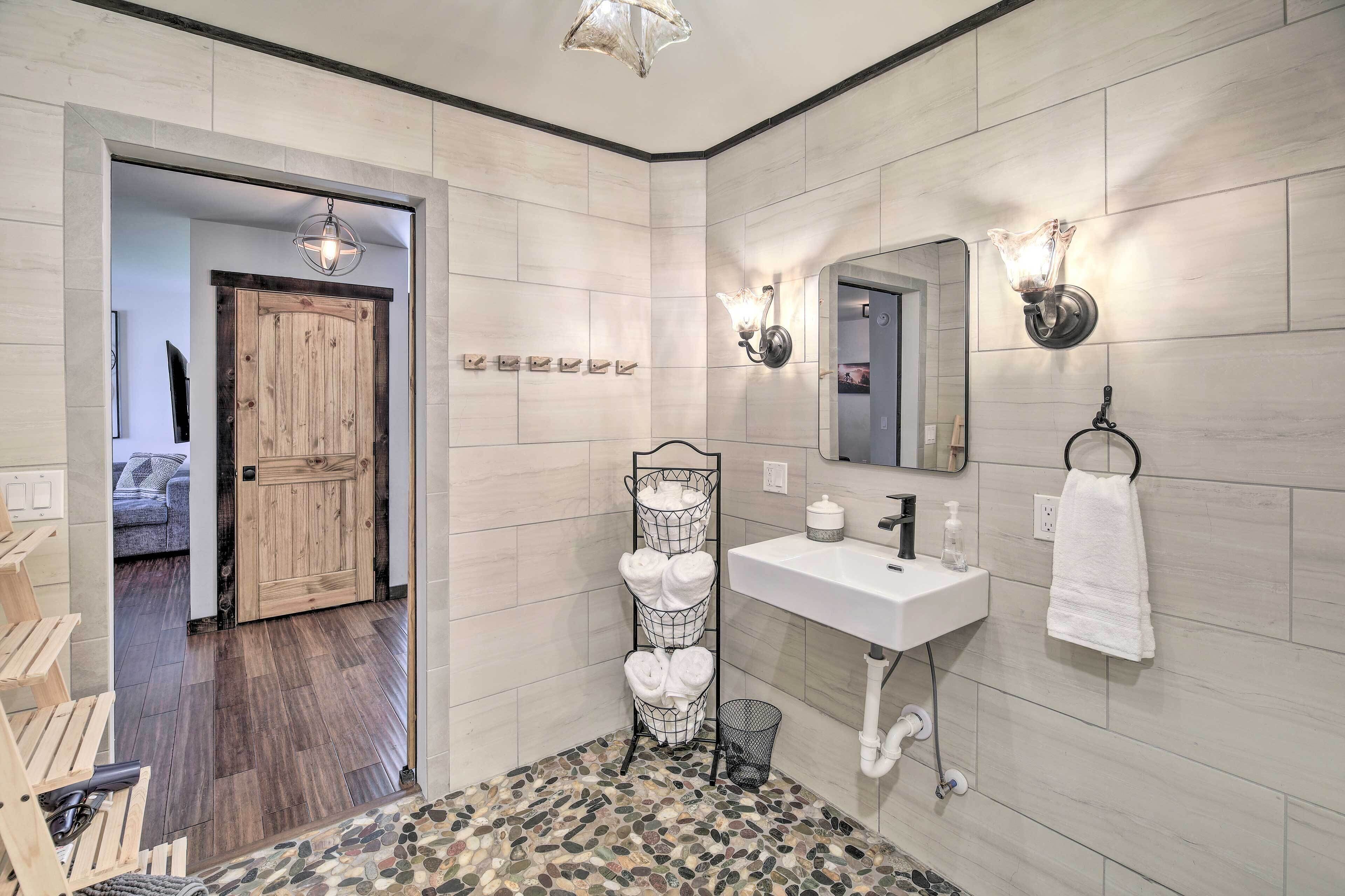 Cozy Damascus Cottage w/ Outdoor Amenities