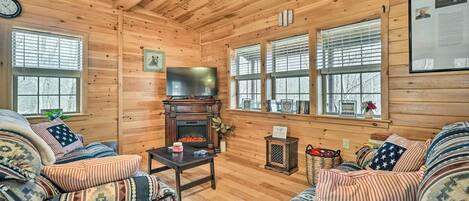 House (2 Bedrooms) | Front of property