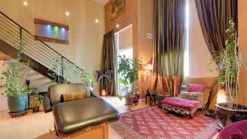 Apartment (0 Bedroom) | Front of property