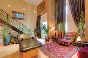 Apartment (0 Bedroom) | Interior