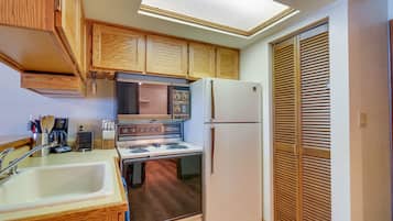 Apartemen (0 Bedroom) | Dapur pribadi | Microwave, oven, kompor, dan blender