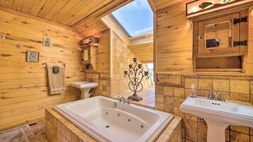 House (3 Bedrooms) | Bathroom