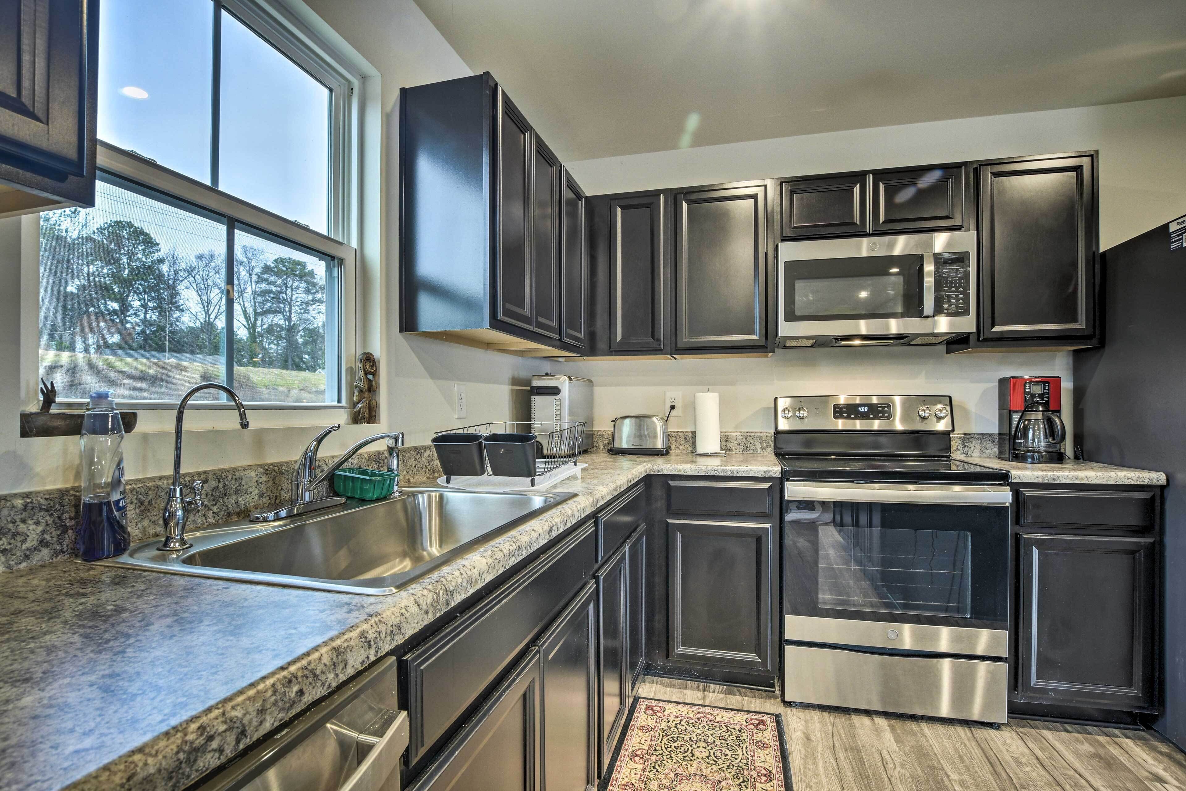 Cozy Durham Home - 9 Mi to Duke University!