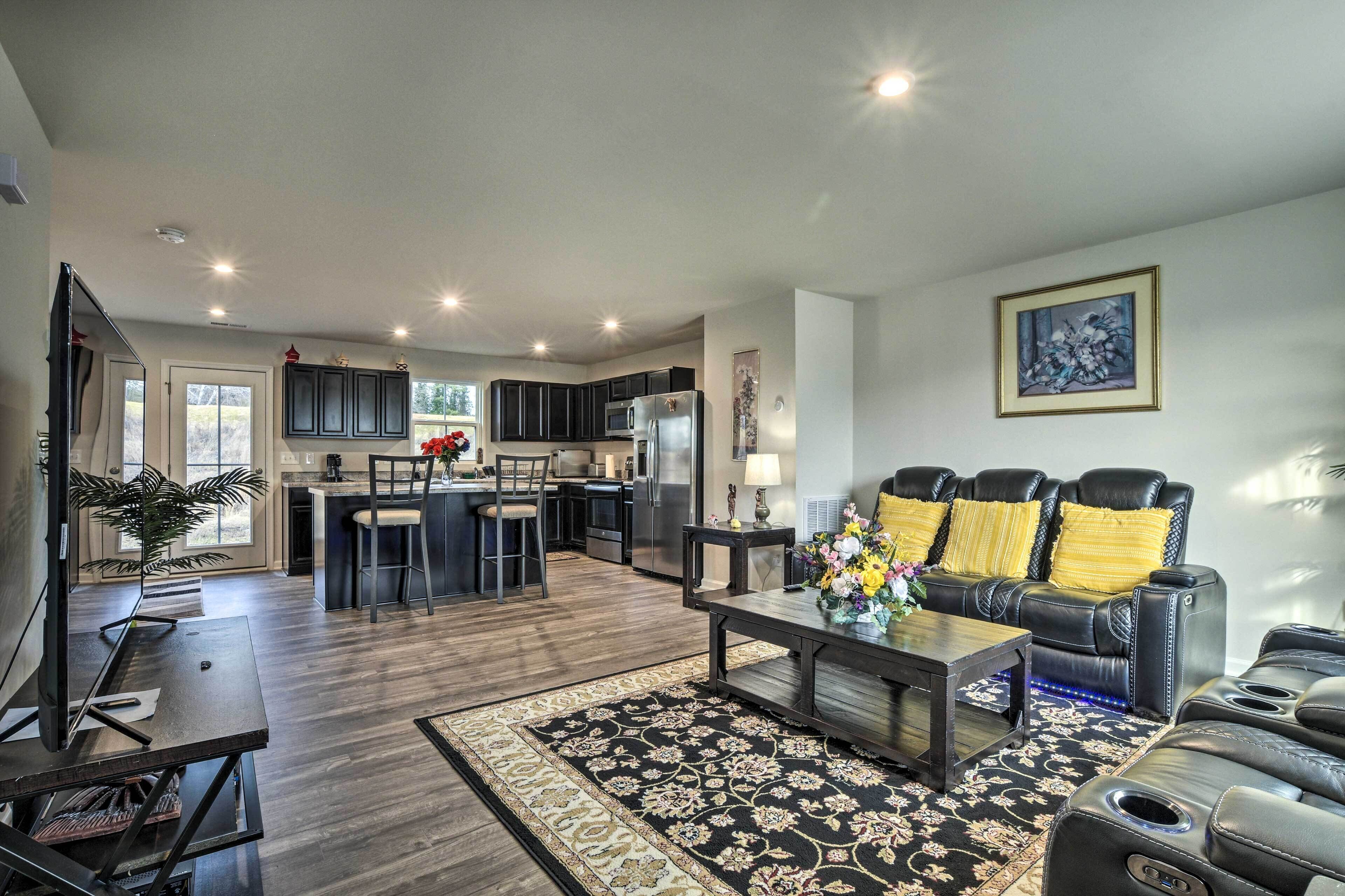 Cozy Durham Home - 9 Mi to Duke University!