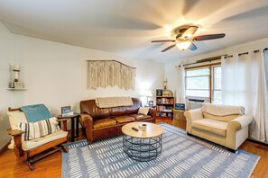 House (3 Bedrooms) | Interior