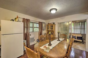 House (2 Bedrooms) | Interior - Charming Elk Park Retreat < 9 Mi to Ski Area! (Elk Park)