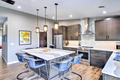 Chic Plymouth Townhome < 1 Mi to Road America