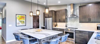 Chic Plymouth Townhome < 1 Mi to Road America