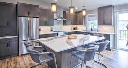 Chic Plymouth Townhome < 1 Mi to Road America