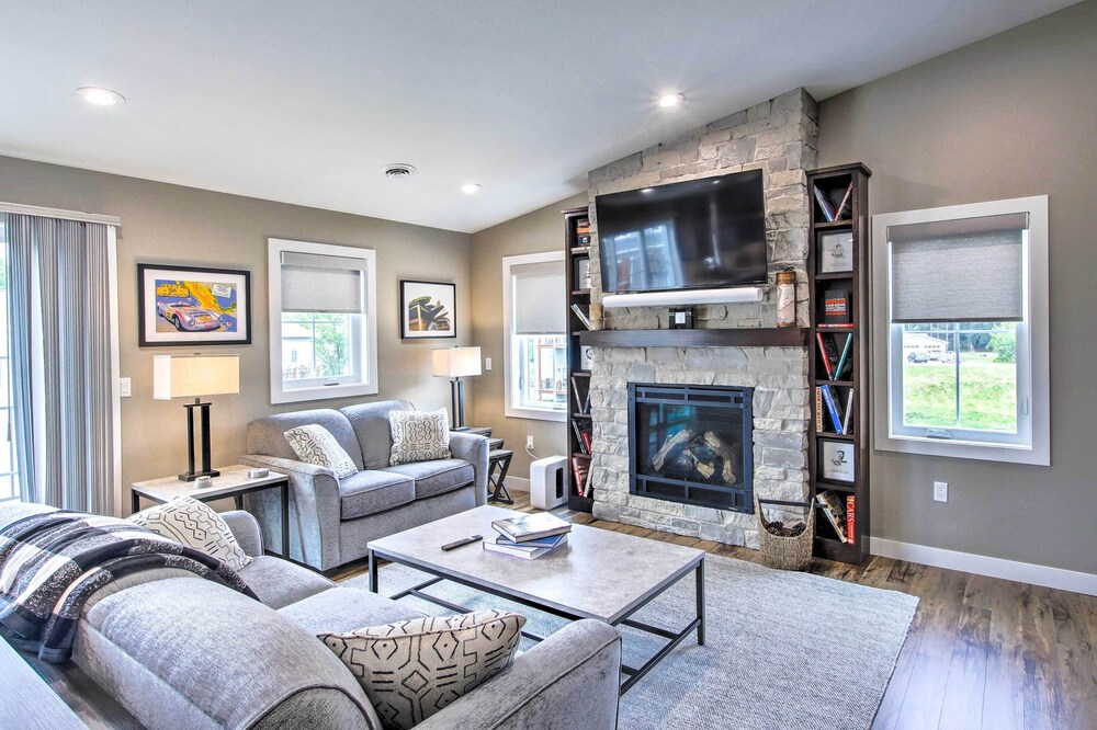 Chic Plymouth Townhome < 1 Mi to Road America