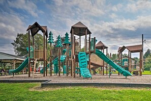 House (6 Bedrooms) | Interior