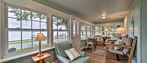 House (6 Bedrooms) | Interior