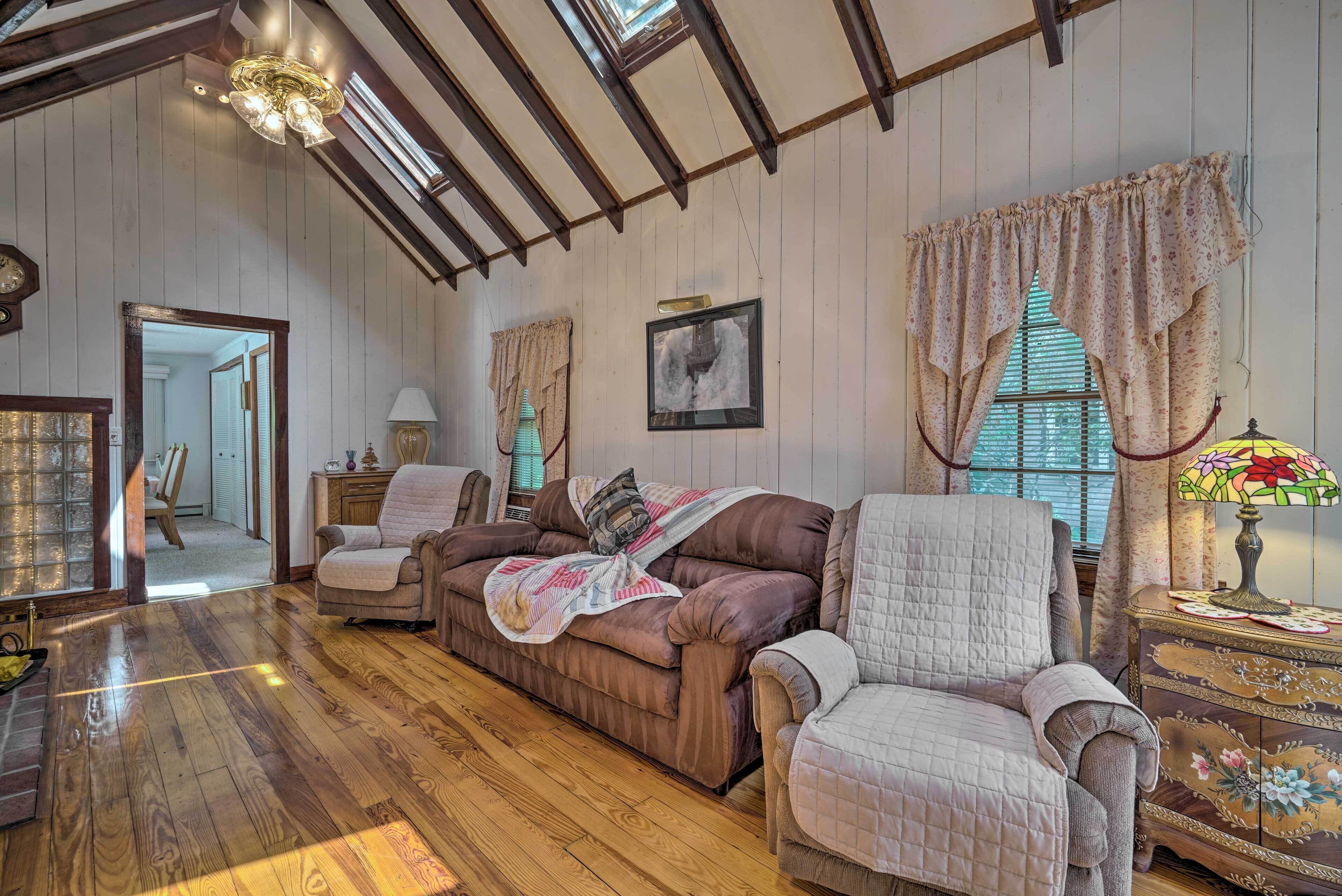 House (2 Bedrooms) | Interior