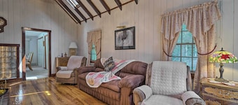 Dog-friendly Waretown Home w/ Furnished Deck!