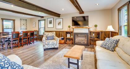 Family Friendly! Lakefront Tully Getaway w/ Porch