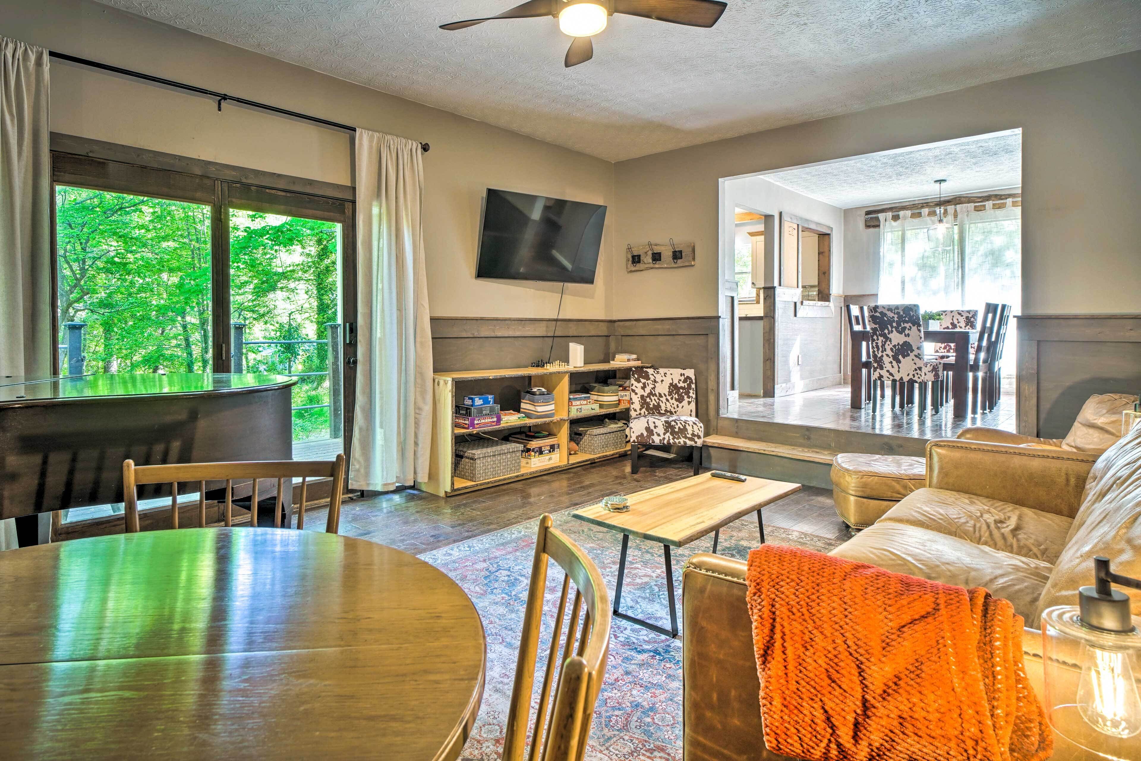 Gatlinburg Cabin: Yard, Fire Pit + Game Room!