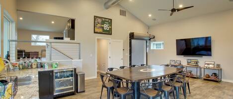 House (5 Bedrooms) | Front of property