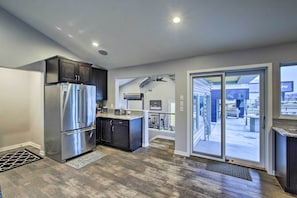 House (5 Bedrooms) | Interior