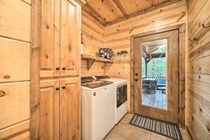 House (4 Bedrooms) | Interior - Expansive Broken Bow Cabin w/ Hot Tub & Playset! (Broken Bow)