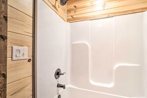 House (4 Bedrooms) | Interior - Expansive Broken Bow Cabin w/ Hot Tub & Playset! (Broken Bow)