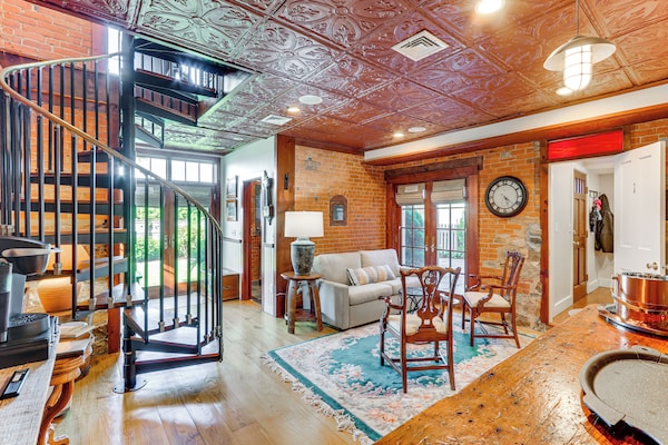 Downtown Essex Apartment - Steps To River! - Old Saybrook, CT