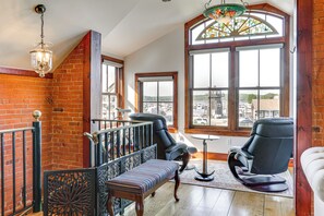 Apartment (1 Bedroom) | Interior - Downtown Essex Apartment - Steps to River! (Essex)