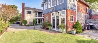 Downtown Essex Apartment - Steps to River!