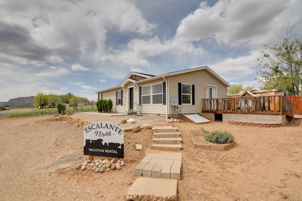 Utah Retreat - Hot Tub, Deck & Near National Parks - Devils Garden, UT