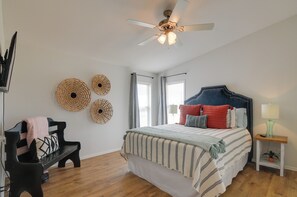 Interior - Utah Retreat - Hot Tub, Deck & Near National Parks (Escalante)