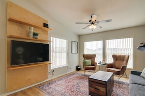 House (2 Bedrooms) | Interior