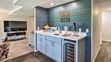 House (5 Bedrooms) | Interior