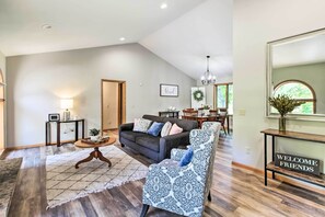 House (5 Bedrooms) | Interior