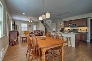 House (3 Bedrooms) | Interior