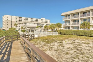 Property grounds - Gulf Shores Condo w/ Resort-style Amenities! (Gulf Shores)