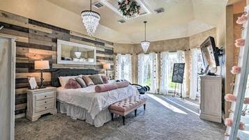 5 bedrooms, iron/ironing board, bed sheets